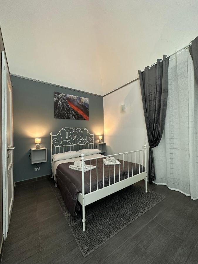 Etna Rooms Catania Bagian luar foto