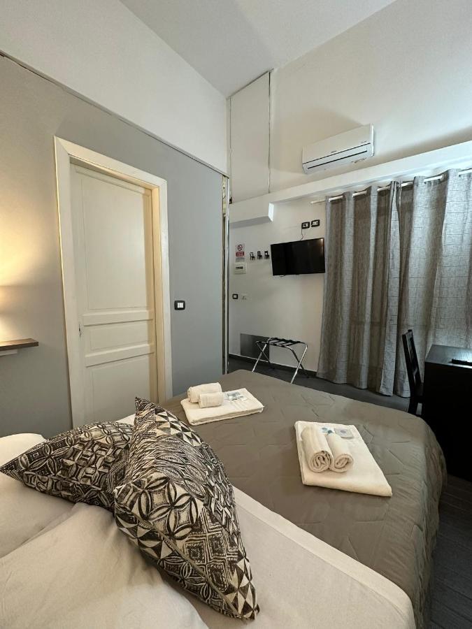 Etna Rooms Catania Bagian luar foto