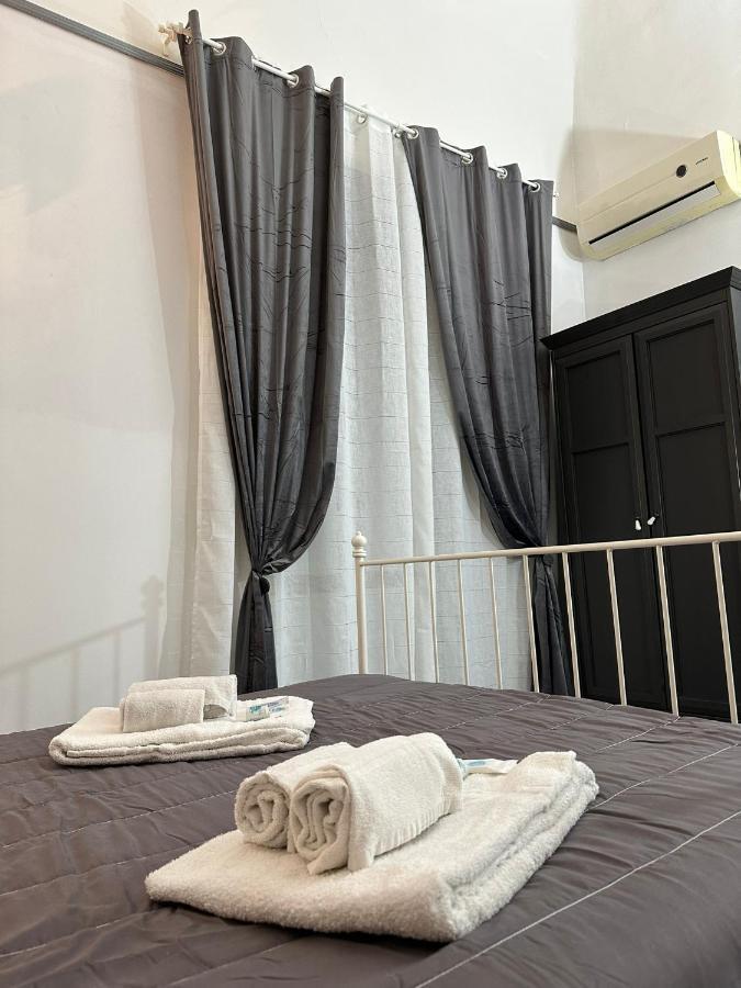 Etna Rooms Catania Bagian luar foto
