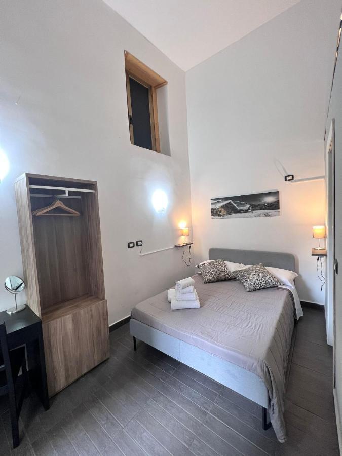 Etna Rooms Catania Bagian luar foto